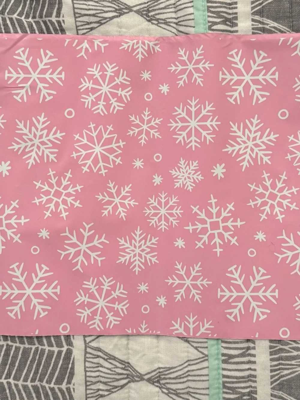 25 Ct Pink Snowflake Winter Polymailers - 10x13